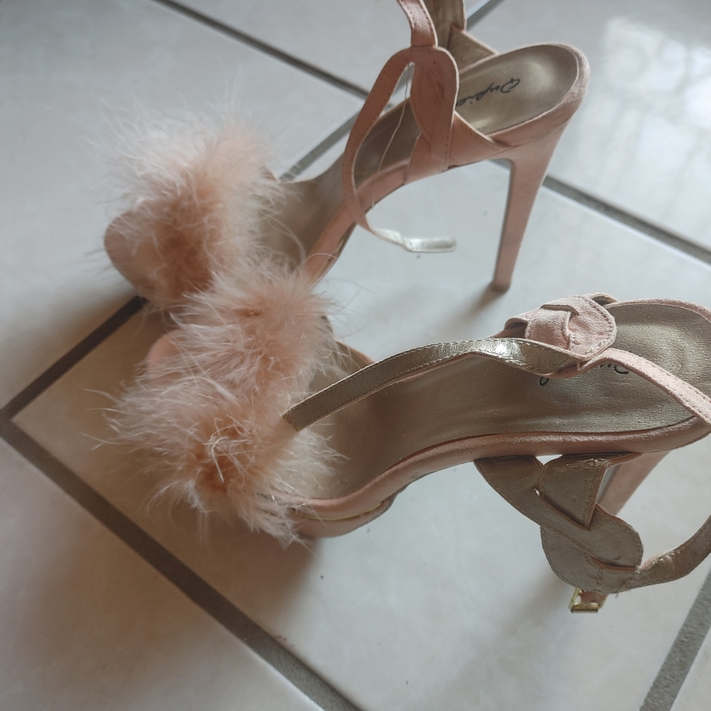 Shoes - Picture 2 of 6
